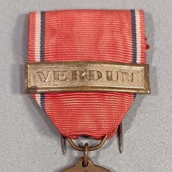FRANCE MEDAILLE DE LA BATAILLE DE VERDUN ON NE PASSE PAS 21 FEVRIER 1916 PAR VERNIER AVEC BARRETTE VERDUN