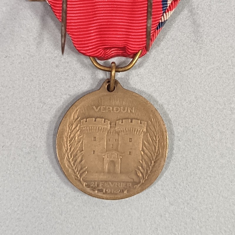 FRANCE MEDAILLE DE LA BATAILLE DE VERDUN ON NE PASSE PAS 21 FEVRIER 1916 PAR VERNIER AVEC BARRETTE VERDUN