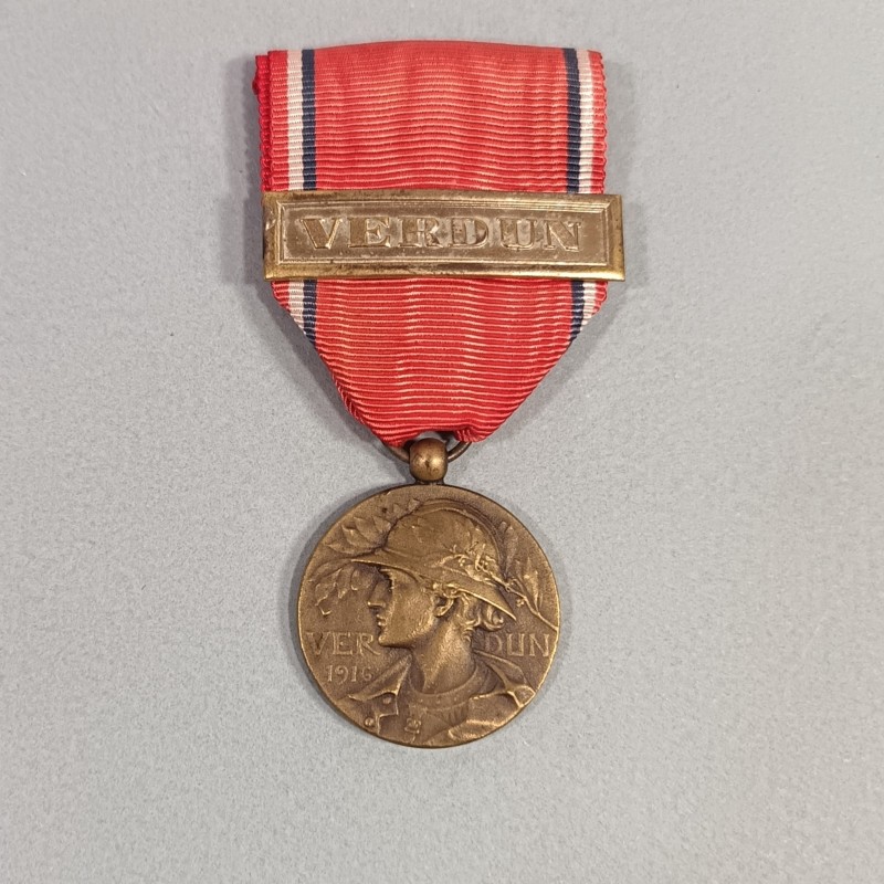 FRANCE MEDAILLE DE LA BATAILLE DE VERDUN ON NE PASSE PAS 21 FEVRIER 1916 PAR PRUDHOMME NON MARQUEE AVEC BARRETTE VERDUN