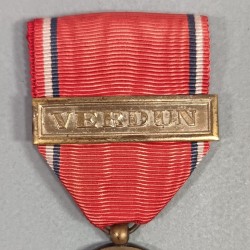 FRANCE MEDAILLE DE LA BATAILLE DE VERDUN ON NE PASSE PAS 21 FEVRIER 1916 PAR PRUDHOMME NON MARQUEE AVEC BARRETTE VERDUN