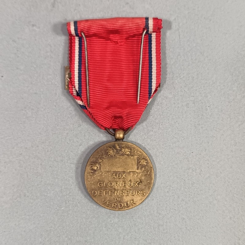 FRANCE MEDAILLE DE LA BATAILLE DE VERDUN ON NE PASSE PAS 21 FEVRIER 1916 PAR PRUDHOMME NON MARQUEE AVEC BARRETTE VERDUN
