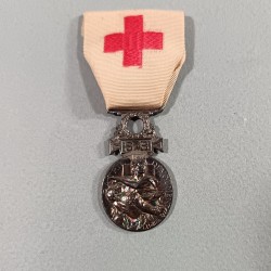 MEDAILLE DE LA CROIX ROUGE FRANCAISE SSBM SOCIETE DE SECOURS AUX BLESSES MILITAIRE 1864-1866 ATTRIBUEE INFIMIERE