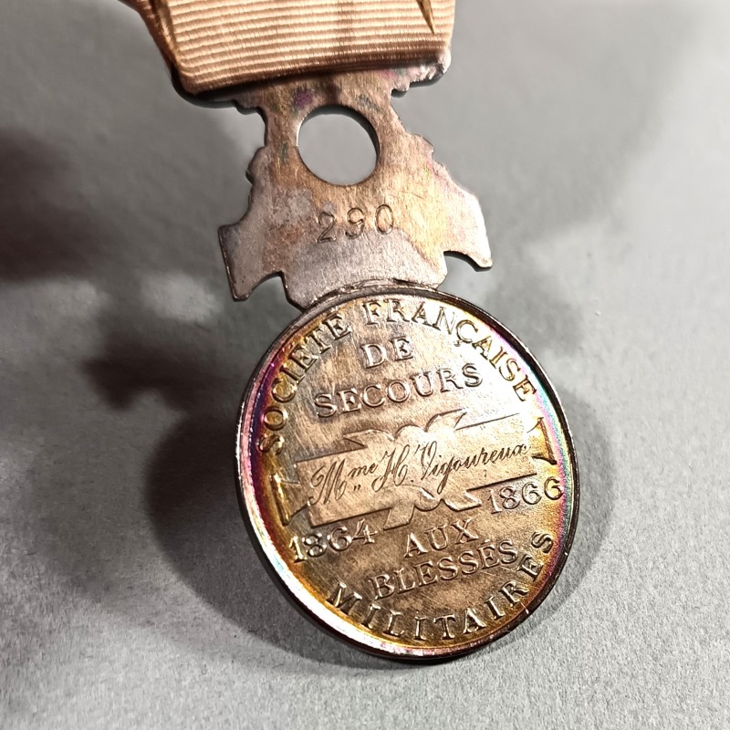MEDAILLE DE LA CROIX ROUGE FRANCAISE SSBM SOCIETE DE SECOURS AUX BLESSES MILITAIRE 1864-1866 ATTRIBUEE INFIMIERE