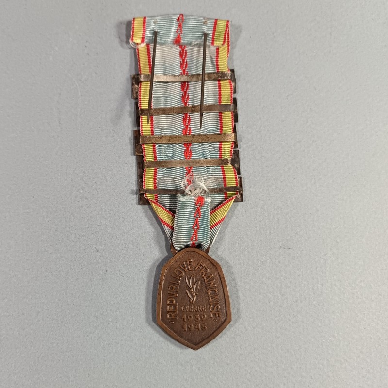 MEDAILLE COMMEMO GUERRE 39-45 ARMEE DE LIBERATION AVEC BARRETTES NORVEGE MEDITERRANEE ITALIE MANCHE ENGAGE VOLONTAIRE