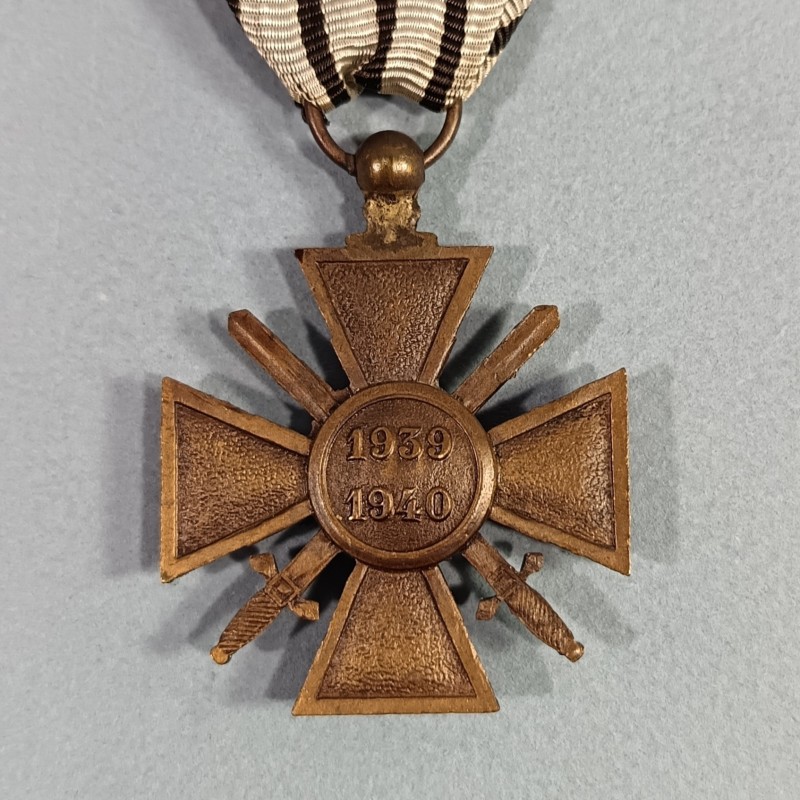 CROIX DE GUERRE DATEE AU DOS 1939-1940 RUBAN DE VICHY AVEC UNE ETOILE POUR UNE CITATION A L'ORDRE DU REGIMENT CAMPAGNE 1939-40