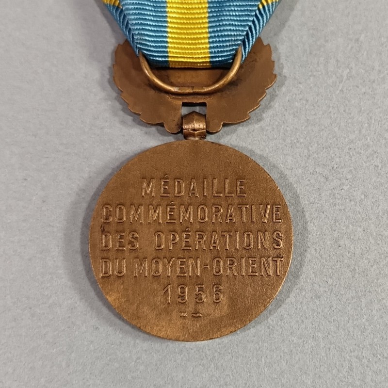 FRANCE MEDAILLE COMMEMORATIVE DES OPERATION DU MOYEN ORIENT 1956 AVEC BARRETTE MOYEN ORIENT CANAL DE SUEZ