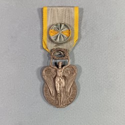 MEDAILLE D'OFFICIER DU MERITE SPORTIF EN ARGENT 1956 - 1963 CLASSE ARGENT MEDAILLE PREMIER TYPE