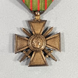 FRANCE CROIX DE GUERRE 1914 1918 EN VERMEIL POINCON ARGENT TETE DE SANGLIER ET LOSANGE FABRICANT