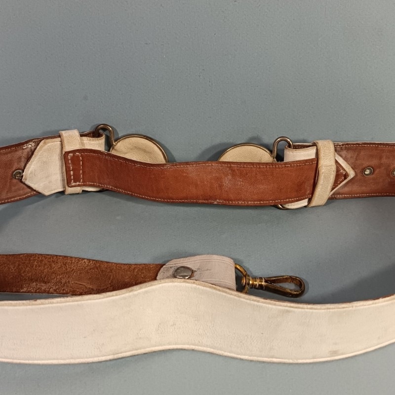 CEINTURON D'UNIFORME D'OFFICIER TENUE 1931 BLANCHE TROUPES COLONIALES CAVALERIE ET GENDARMERIE BOUCLES ARGENTEES