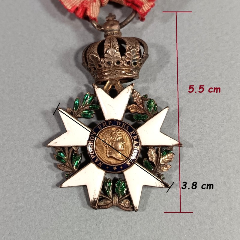MEDAILLE DE CHEVALIER DE L'ORDRE DE LA LEGION D'HONNEUR PREMIERE EMPIRE 3 ème TYPE