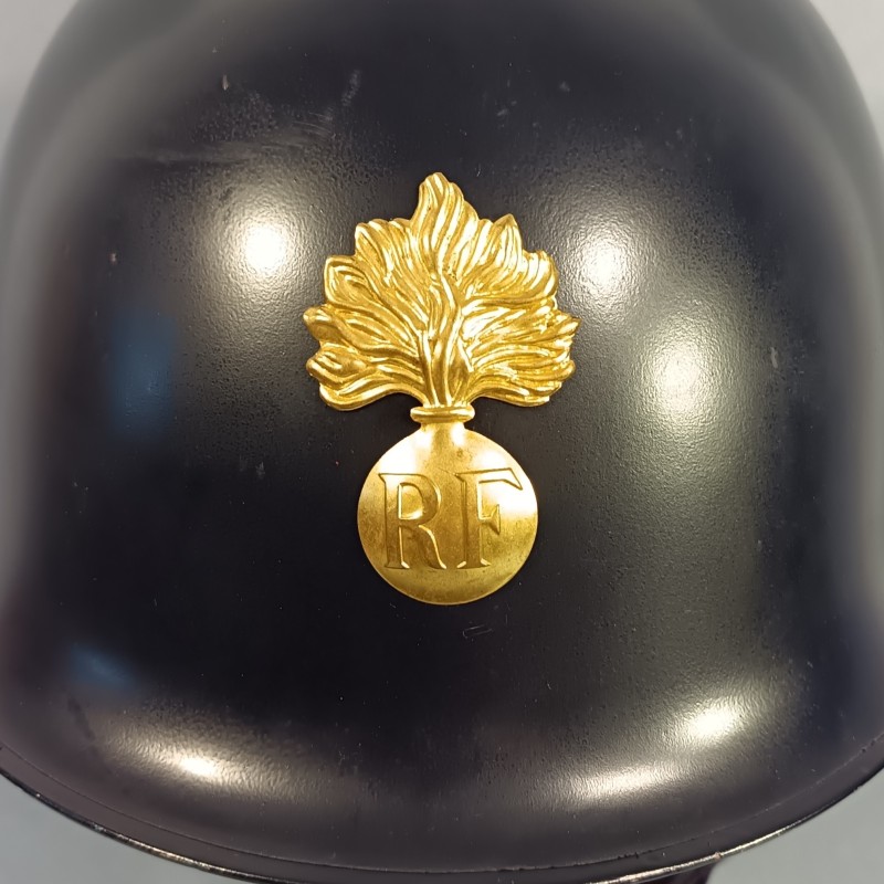 CASQUE MODELE 1951 DE GENDARMERIE NEUF DE STOCK GRENADE DOREE LINER DATE 1966 AVEC SON COUVRE CASQUE GENDARME MOBILE