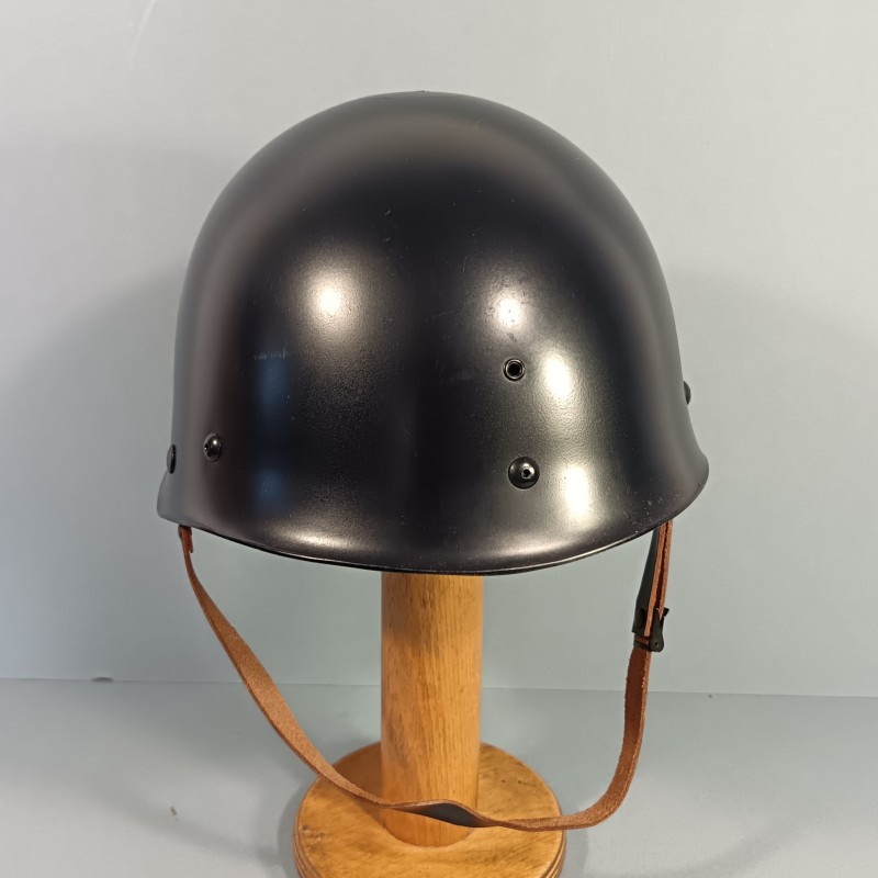 CASQUE MODELE 1951 DE GENDARMERIE NEUF DE STOCK GRENADE DOREE LINER DATE 1966 AVEC SON COUVRE CASQUE GENDARME MOBILE