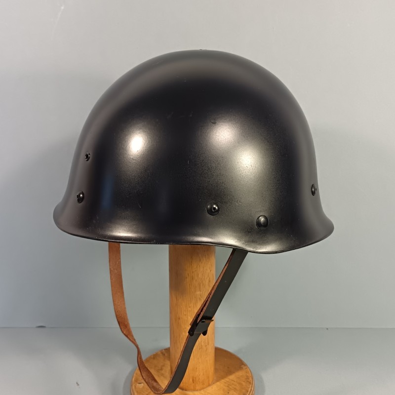 CASQUE MODELE 1951 DE GENDARMERIE NEUF DE STOCK GRENADE DOREE LINER DATE 1966 AVEC SON COUVRE CASQUE GENDARME MOBILE