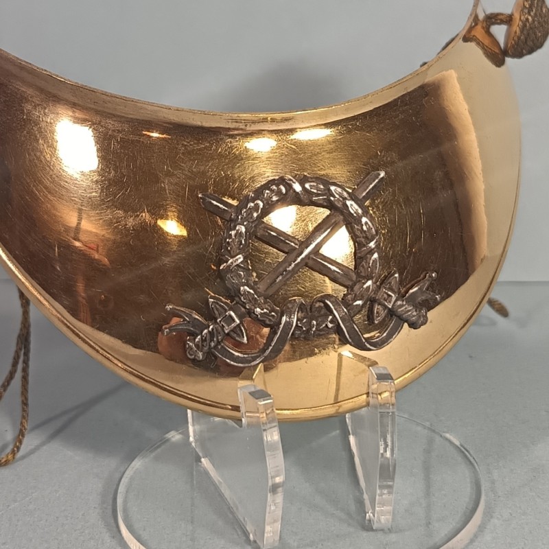 HAUSSE COL OFFICIER D'INFANTERIE TROISIEME REPUBLIQUE MODELE 1872 AVEC SES BOUTONS DE FIXATION