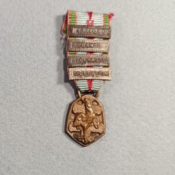 REDUCTION DE LA MEDAILLE COMMEMORATIVE GUERRE 1939-1945 ARMEE DE LIBERATION AVEC 4 BARRETTES AFRIQUE FRANCE ALLEMAGNE LIBERATION