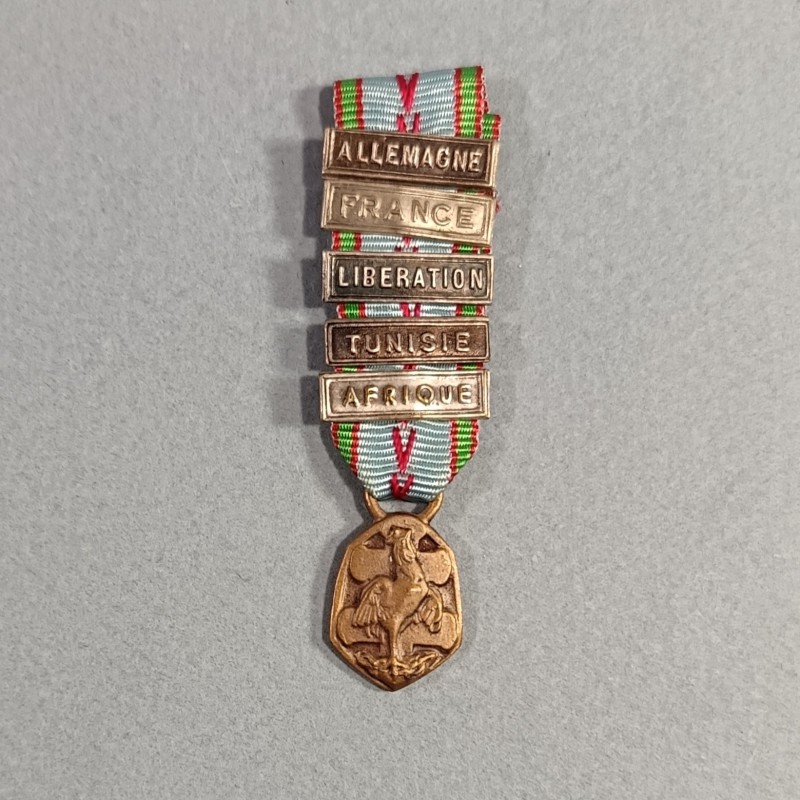 REDUCTION DE LA MEDAILLE COMMEMORATIVE GUERRE 1939-1945 BARRETTES ALLEMAGNE FRANCE LIBERATION TUNISIE AFRIQUE