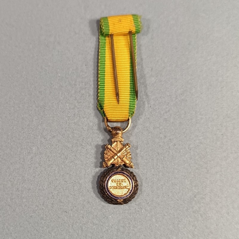 REDUCTION DE LA MEDAILLE MILITAIRE 4 ème OU 5 ème REPUBLIQUE VALEUR ET DISCIPLINE