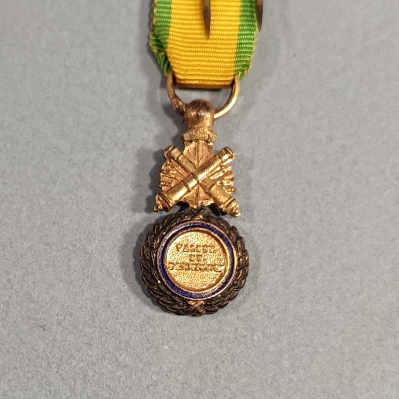 REDUCTION DE LA MEDAILLE MILITAIRE 4 ème OU 5 ème REPUBLIQUE VALEUR ET DISCIPLINE