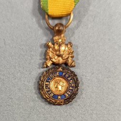 REDUCTION DE LA MEDAILLE MILITAIRE 4 ème OU 5 ème REPUBLIQUE VALEUR ET DISCIPLINE