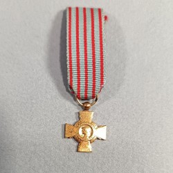 REDUCTION DE LA MEDAILLE CROIX DU COMBATTANT COULEUR BRONZE DORE