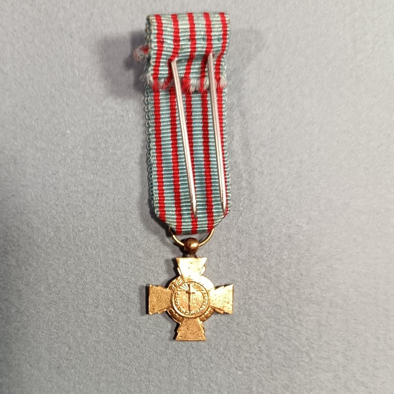 REDUCTION DE LA MEDAILLE CROIX DU COMBATTANT COULEUR BRONZE DORE