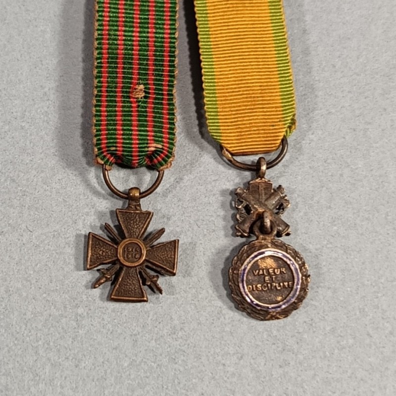 2 REDUCTIONS DES MEDAILLES DE LA MEDAILLE MILITAIRE ET DE LA CROIX DE GUERRE 1914 1918
