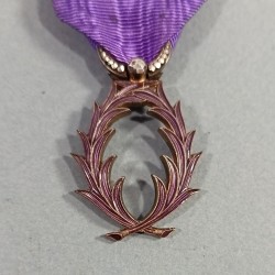 FRANCE MEDAILLE DE CHEVALIER DE L'ORDRE DES PALMES ACADEMIQUES EN ARGENT