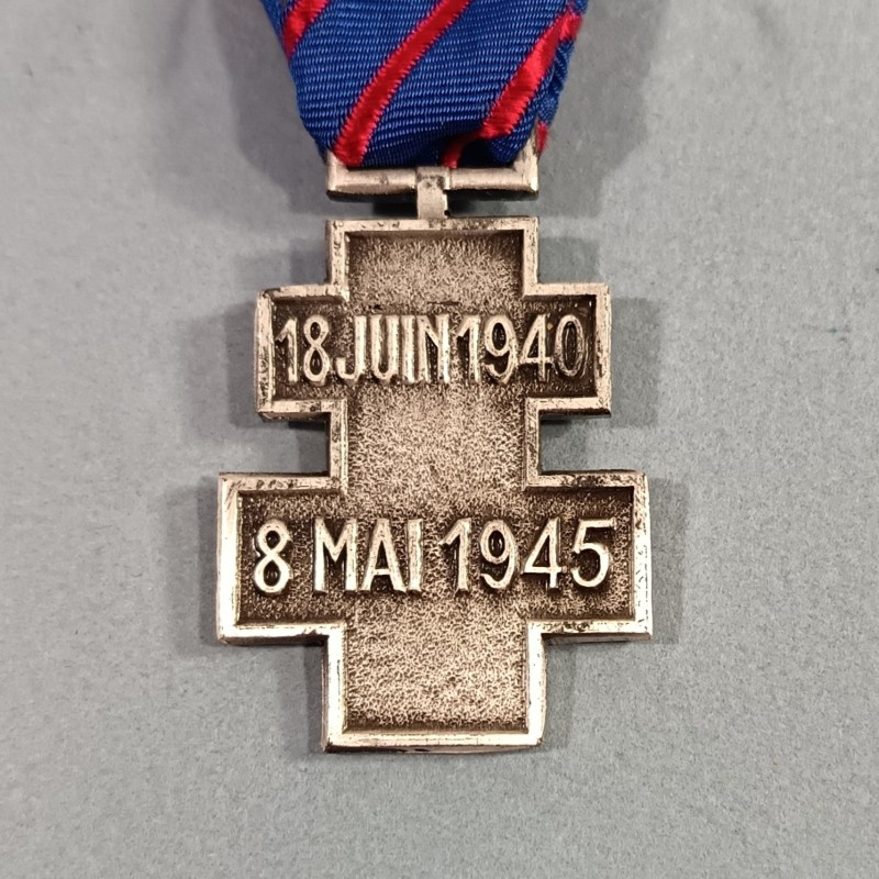 FRANCE MEDAILLE COMMEMORATIVE DES SERVICES VOLONTAIRES DE LA FRANCE LIBRE INSTITUEE DE 1946 A 1958 TAILLE ORDONNANCE