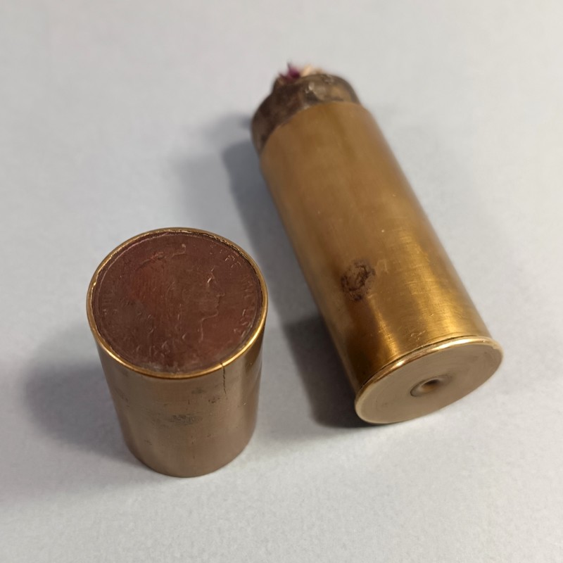 BRIQUET DE POILUS FAIT AVEC UNE CARTOUCHE DE LANCE FUSEE ET UNE PIECE DE 5 CENTIME 1916 ARTISANAT DE TRANCHEES