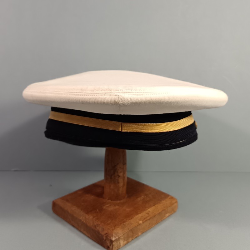 CASQUETTE AVIATION MODELE 1929 SOUS-LIEUTENANT DE LA MARINE ANNEES 1980 TAILLE 55 DESSUS BLANC ETE