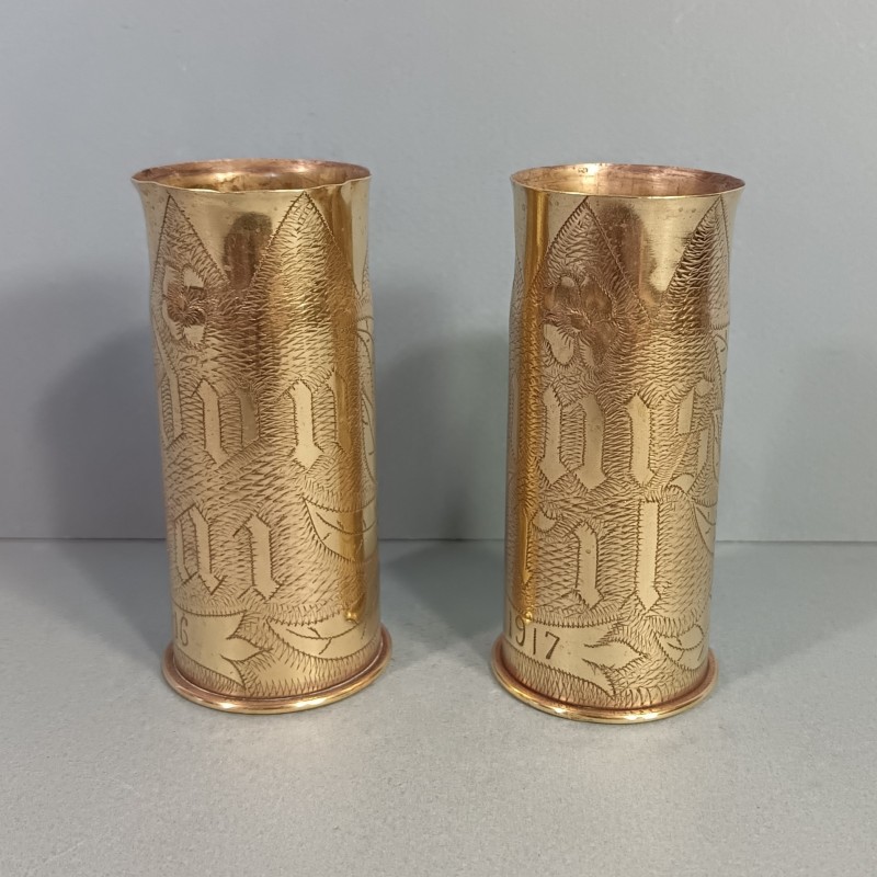 PAIRE DE DOUILLES DECOREES VERDUN MAI 1916 ET REIMS AVRIL 1917 ARTISANAT DE TRANCHEES SOUVENIR DE LA GUERRE 1914 1918
