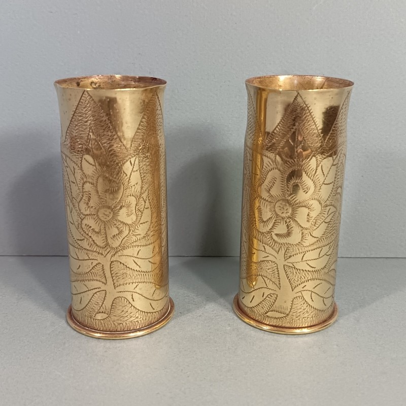 PAIRE DE DOUILLES DECOREES VERDUN MAI 1916 ET REIMS AVRIL 1917 ARTISANAT DE TRANCHEES SOUVENIR DE LA GUERRE 1914 1918