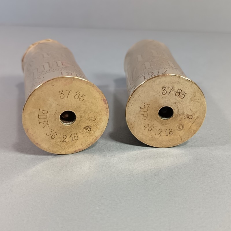 PAIRE DE DOUILLES DECOREES VERDUN MAI 1916 ET REIMS AVRIL 1917 ARTISANAT DE TRANCHEES SOUVENIR DE LA GUERRE 1914 1918