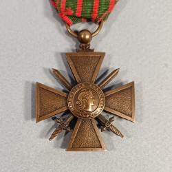 CROIX DE GUERRE 1914-1915 AVEC UNE ETOILE POUR CITATION A L'ORDRE DU REGIMENT WAR CROSS 1914 1918