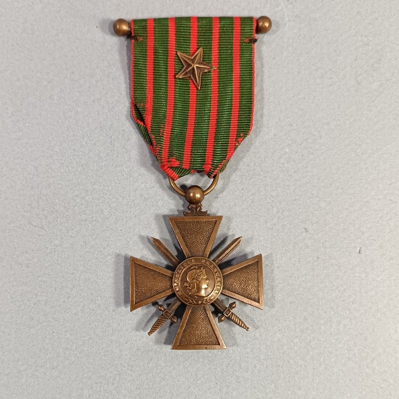 CROIX DE GUERRE 1914-1915 AVEC UNE ETOILE POUR CITATION A L'ORDRE DU REGIMENT WAR CROSS 1914 1918