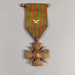 CROIX DE GUERRE 1914-1917 AVEC UNE ETOILE POUR CITATION A L'ORDRE DU REGIMENT WAR CROSS 1914 1918