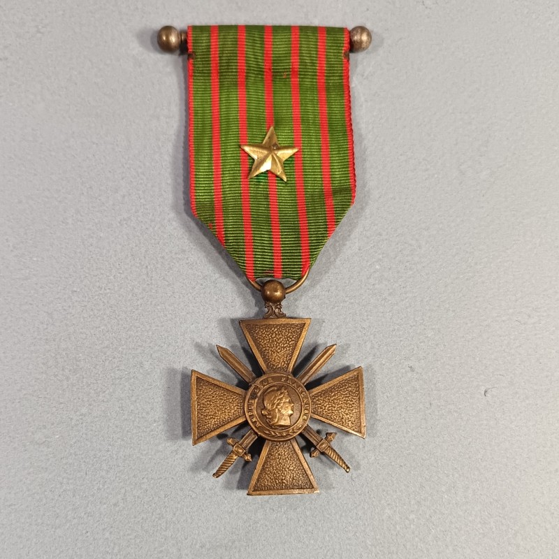 CROIX DE GUERRE 1914-1917 AVEC UNE ETOILE POUR CITATION A L'ORDRE DU REGIMENT WAR CROSS 1914 1918