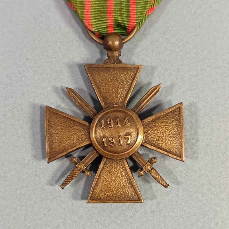 CROIX DE GUERRE 1914-1917 AVEC UNE ETOILE POUR CITATION A L'ORDRE DU REGIMENT WAR CROSS 1914 1918