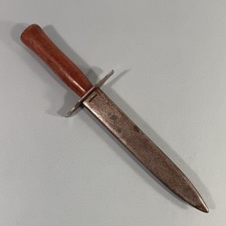 COUTEAU DE TRANCHEES VENGEUR DE 1870 MODELE 1916 FABRICATION MARQUEE SGCO FABRICANT A PARIS GUERRE 1914 1918