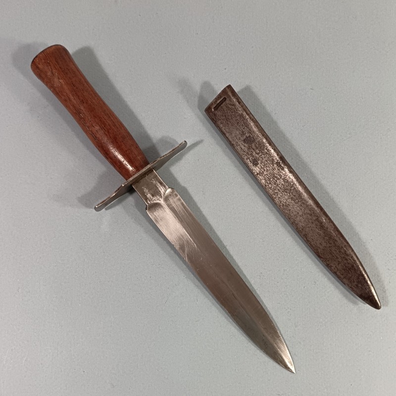 COUTEAU DE TRANCHEES VENGEUR DE 1870 MODELE 1916 FABRICATION MARQUEE SGCO FABRICANT A PARIS GUERRE 1914 1918