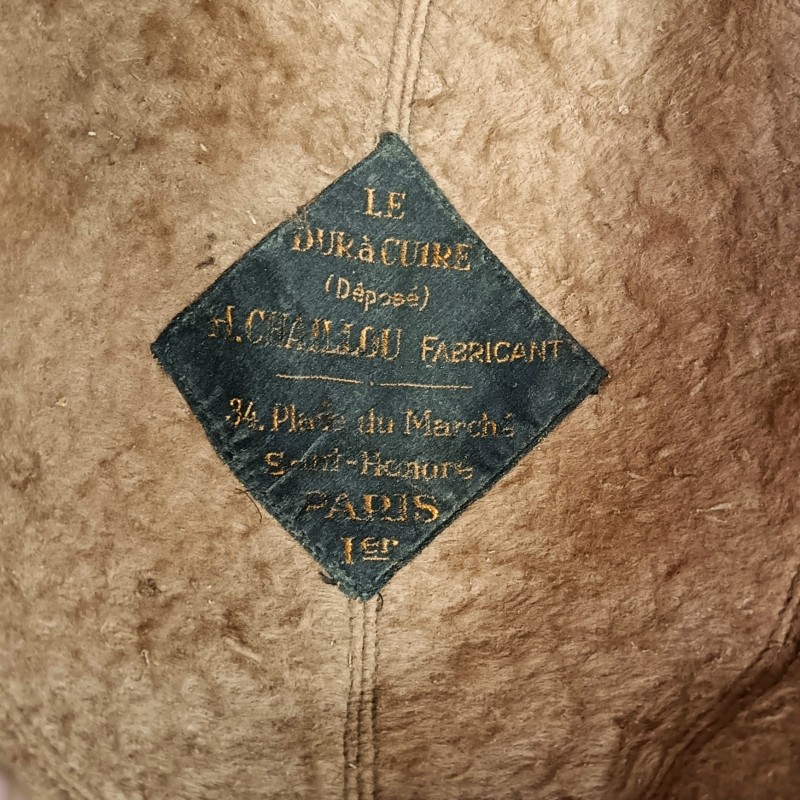CASQUE EN CUIR DE FABRICATION CIVIL H. CHAILLOU A PARIS " LE DUR A CUIR " AVEC BOURRELET DE PROTECTION DE TYPE AVIATEUR PILOTE