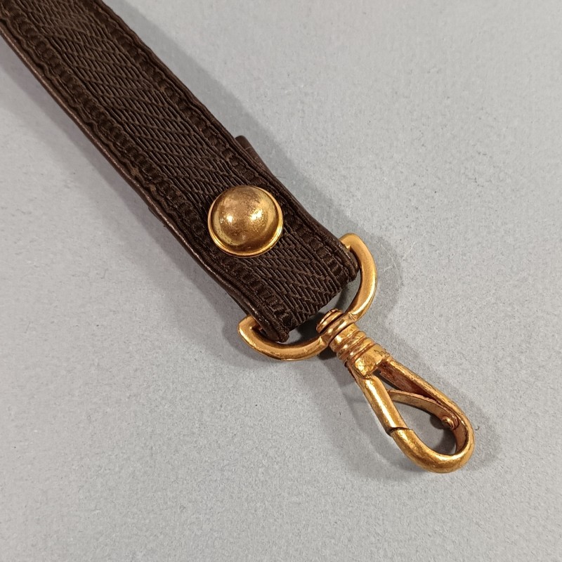 SUSPENTE POUR SABRE ET CEINTURON DE TYPE MODELE 1931 ET ECOLE MILITAIRE ESM ST CYR EN CUIR ET TISSU
