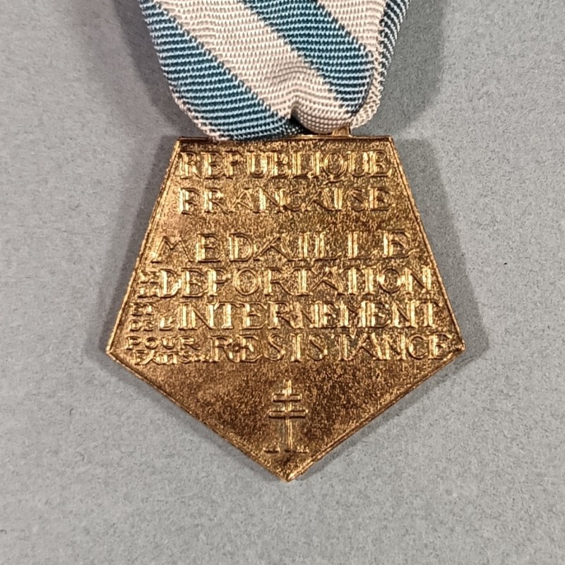 FRANCE MEDAILLE POUR LA DEPORTATION ET L'INTERNEMENT POUR FAIT DE RESISTANCE ANCIENS COMBATTANTS SECONDE GUERRE