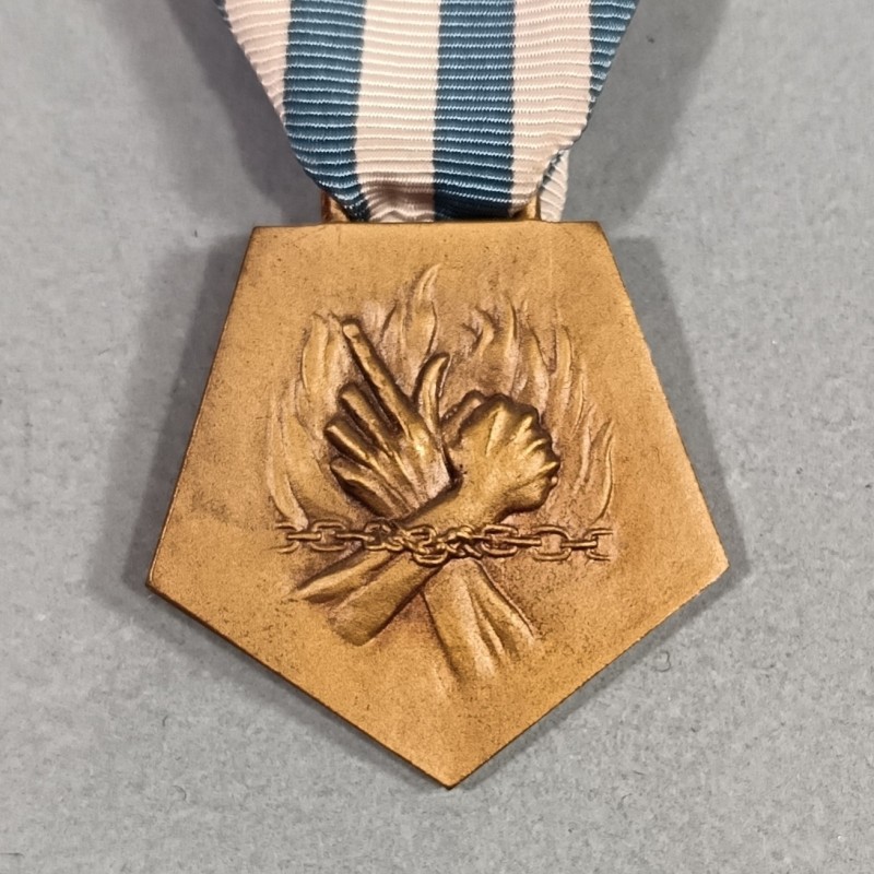 FRANCE MEDAILLE POUR LA DEPORTATION ET L'INTERNEMENT POUR FAIT DE RESISTANCE ANCIENS COMBATTANTS SECONDE GUERRE