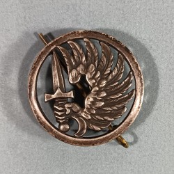 INSIGNE DE BERET PARACHUTISTE FABRICATION MOURGEON ANNEES 1950 TAP INDOCHINE ALGERIE ATTACHE TYPE ANGLAISE