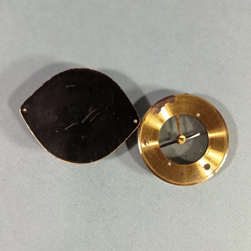 BOUSSOLE POUR OFFICIER BELLE FABRICATION TRANSPARENTE POUR LA LECTURE DE CARTES BON ETAT DE FONCTIONNEMENT COMPAS