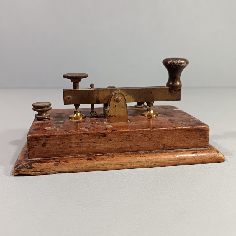 MANIPULATEUR DE MORSE MODELE CAVALIERIE 1907 POUR LES PTT ET LES TRANSMISSIONS