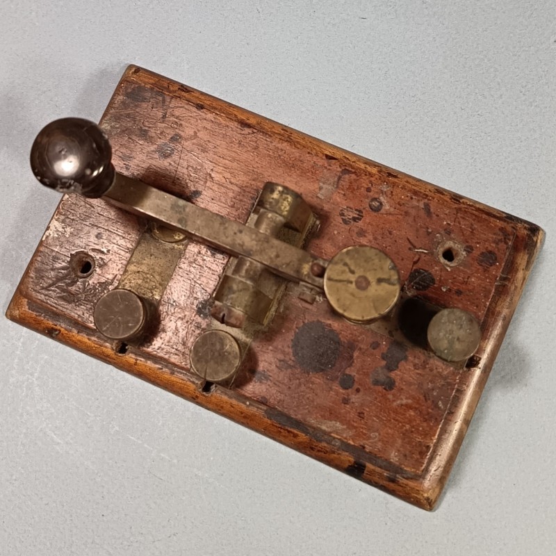 MANIPULATEUR DE MORSE MODELE CAVALIERIE 1907 POUR LES PTT ET LES TRANSMISSIONS