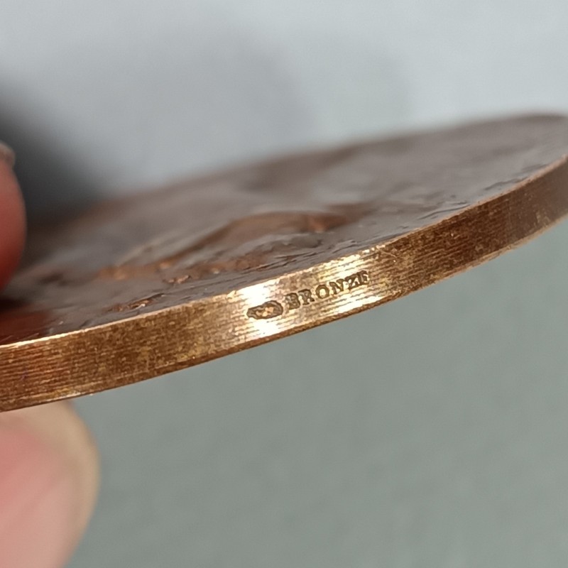 MEDAILLE DE TABLE EN SOUVENIR DE LA DELIVRANCE DE LA VILLE DE METZ A SES LIBERATEURS 19 NOVEMBRE 1918 POINCON BRONZE