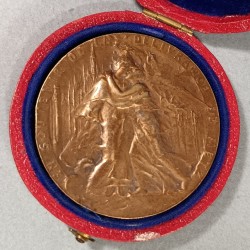 MEDAILLE DE TABLE EN SOUVENIR DE LA DELIVRANCE DE LA VILLE DE METZ A SES LIBERATEURS 19 NOVEMBRE 1918 POINCON BRONZE